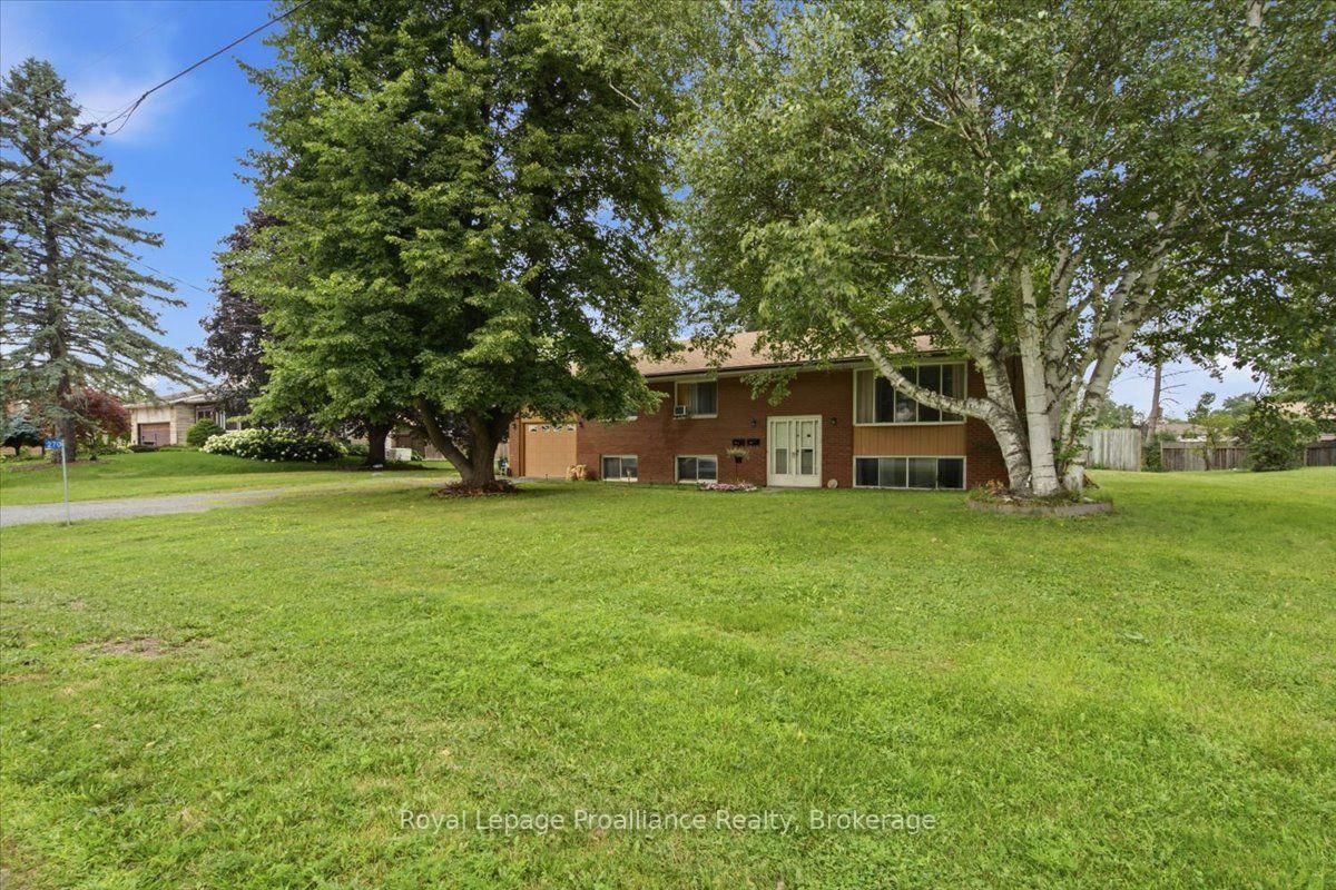270 Colonial Road • Belleville, ON photo 1