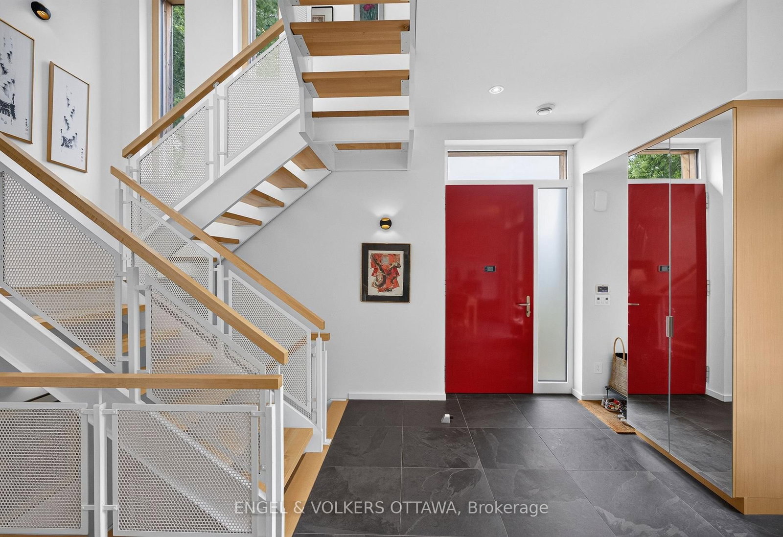 252 Atlantis Avenue • Ottawa, ON photo 9