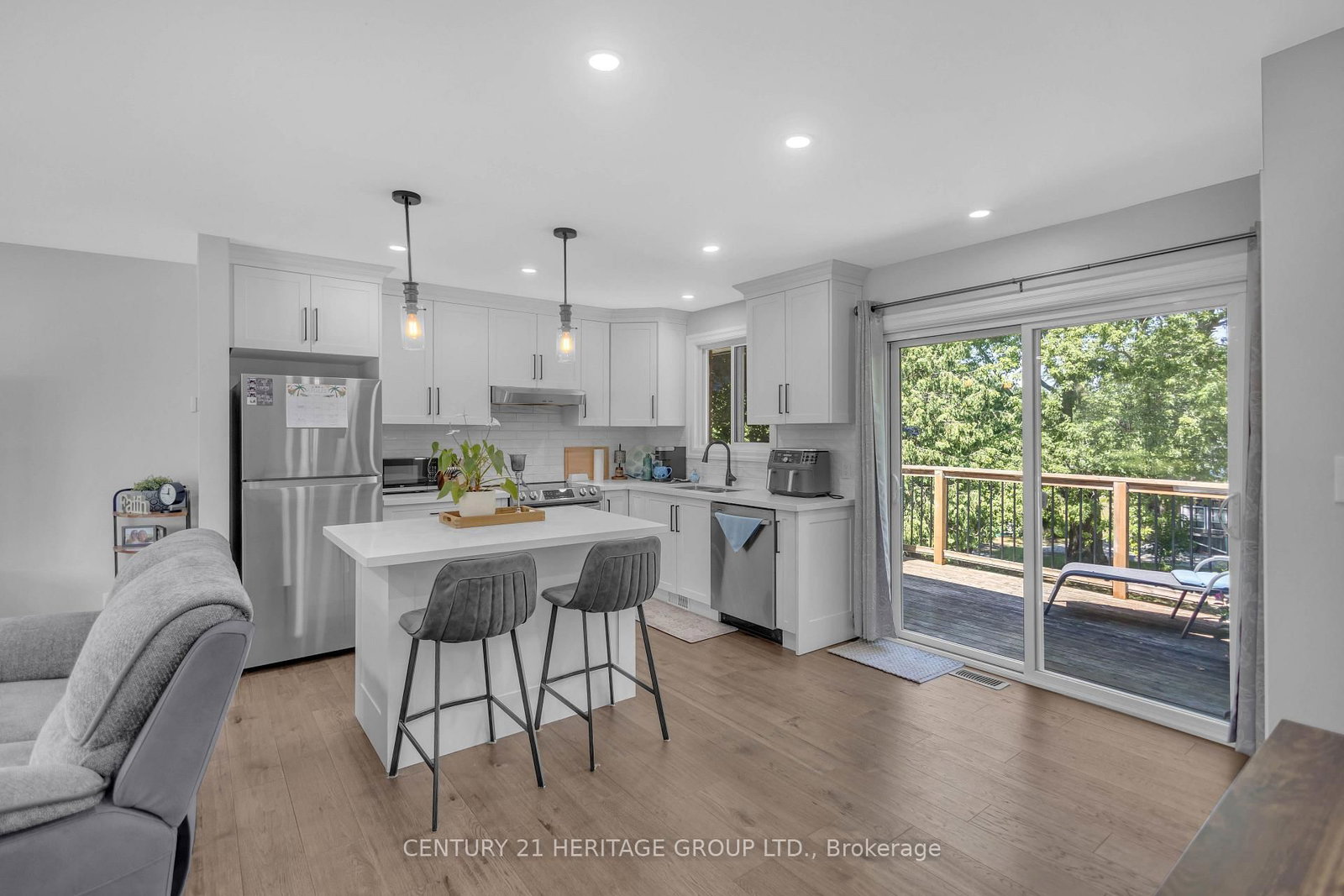30 Ridgeway Avenue • Norfolk, ON photo 12