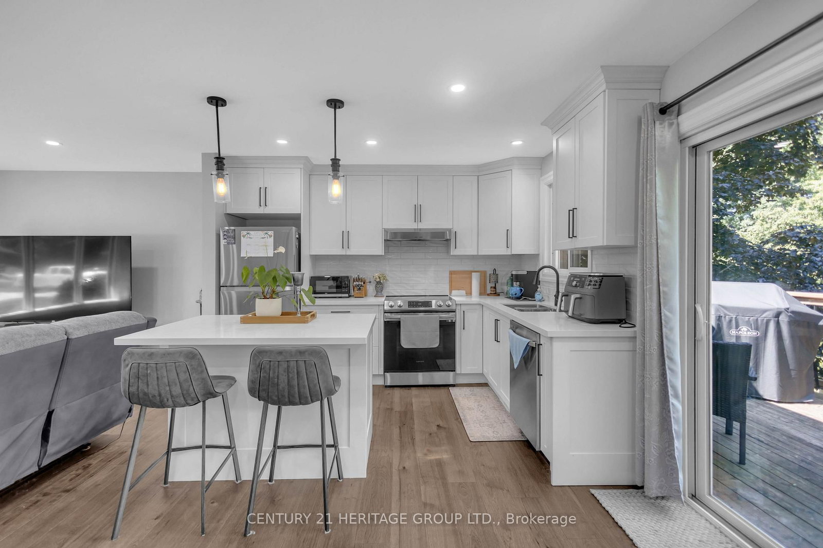 30 Ridgeway Avenue • Norfolk, ON photo 13