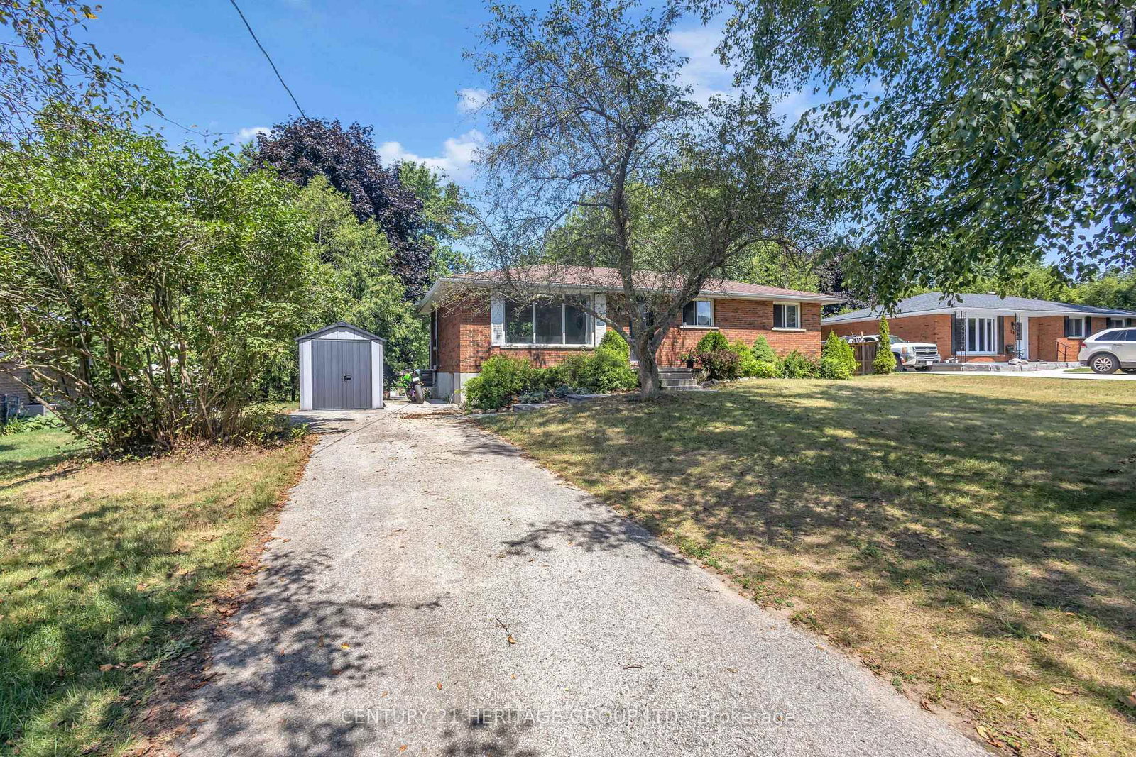 30 Ridgeway Avenue • Norfolk, ON photo 3
