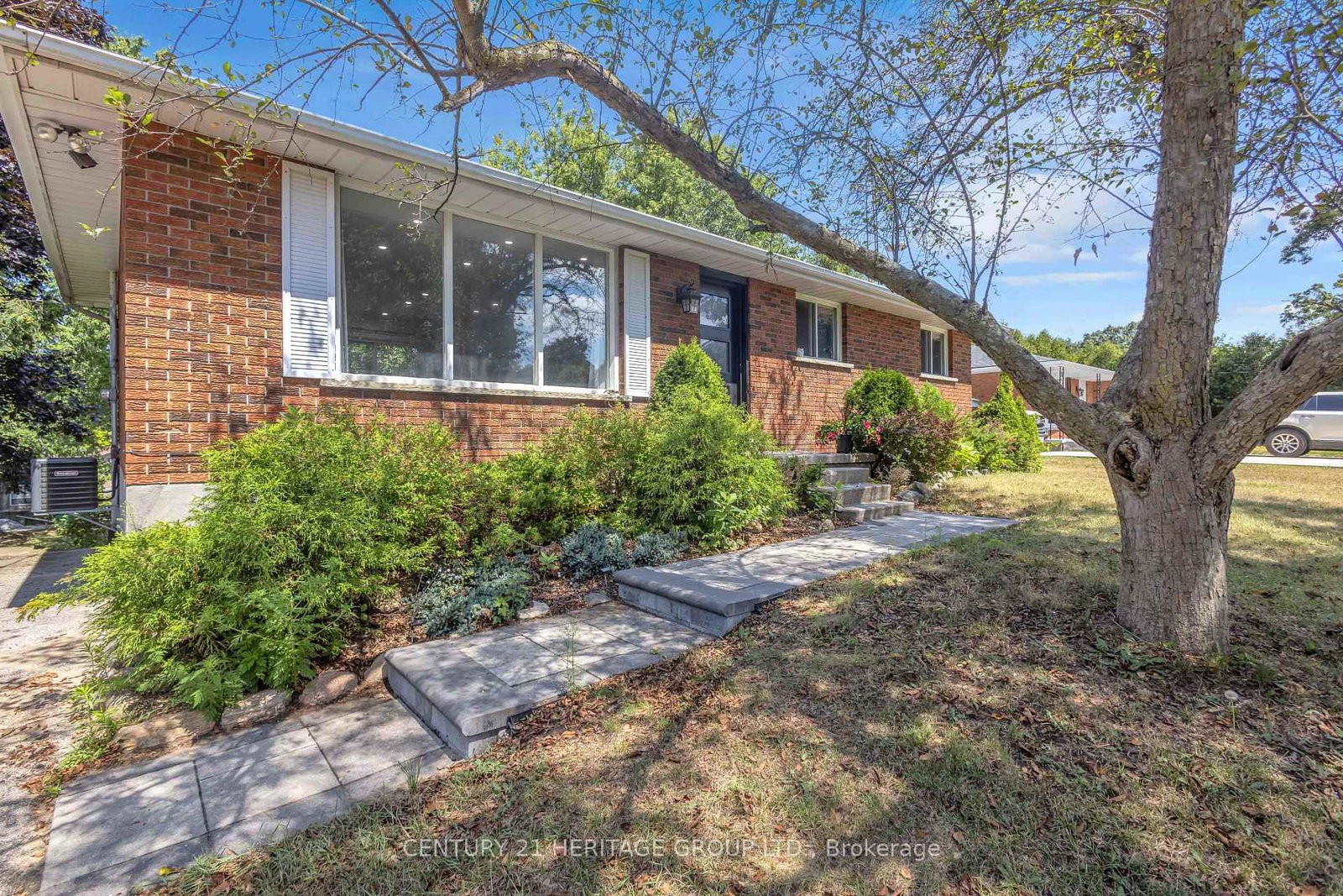 30 Ridgeway Avenue • Norfolk, ON photo 5