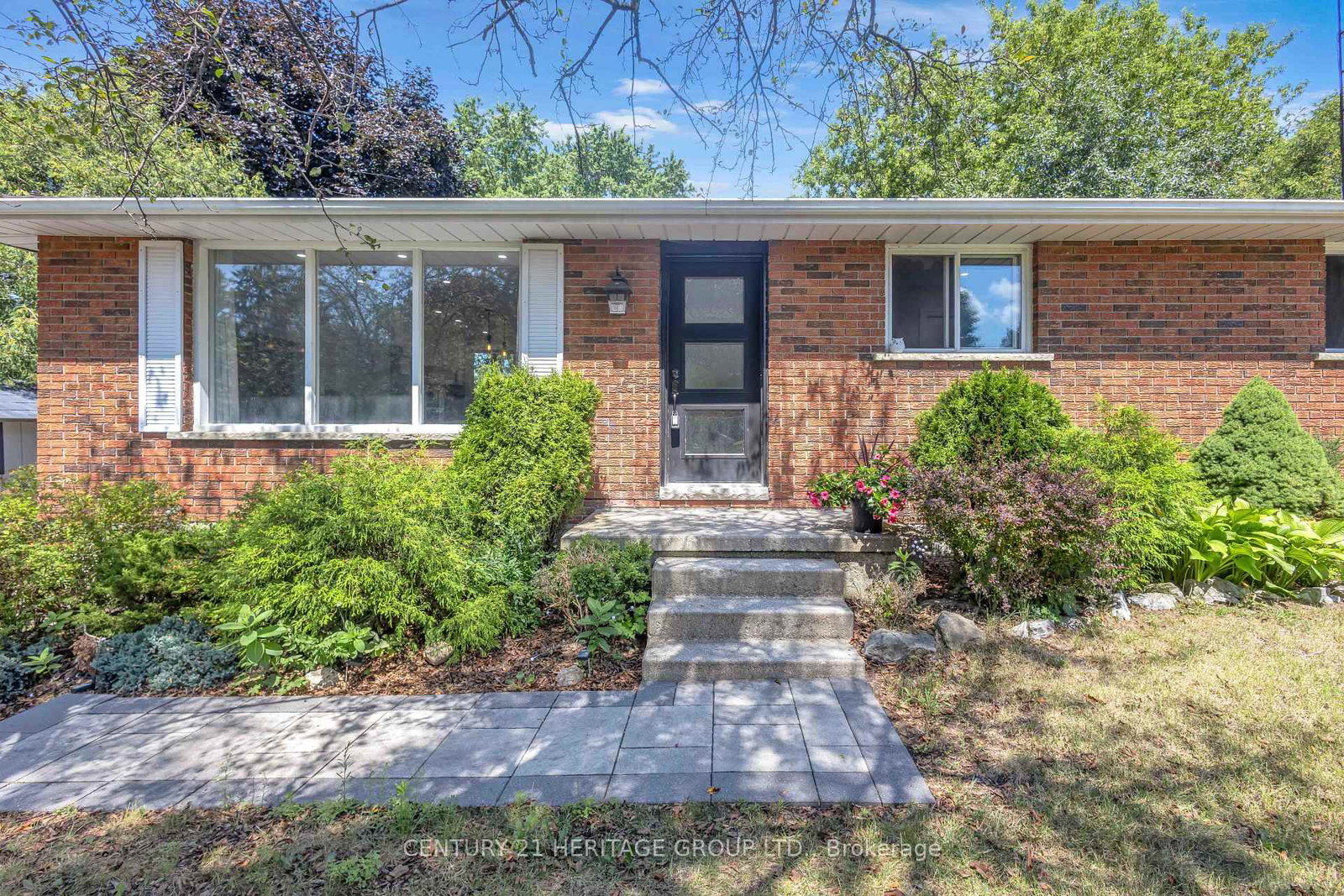 30 Ridgeway Avenue • Norfolk, ON photo 6