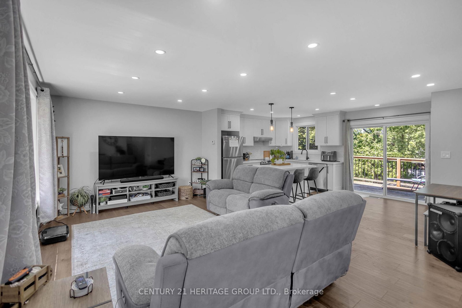 30 Ridgeway Avenue • Norfolk, ON photo 8