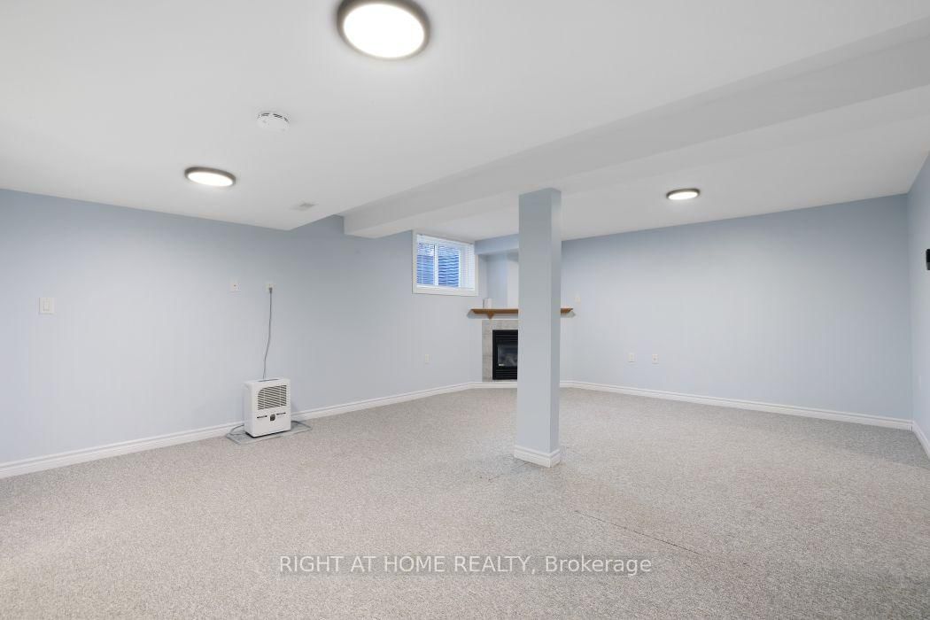 527 Pumpkin Patch Private • Richmond, ON photo 24