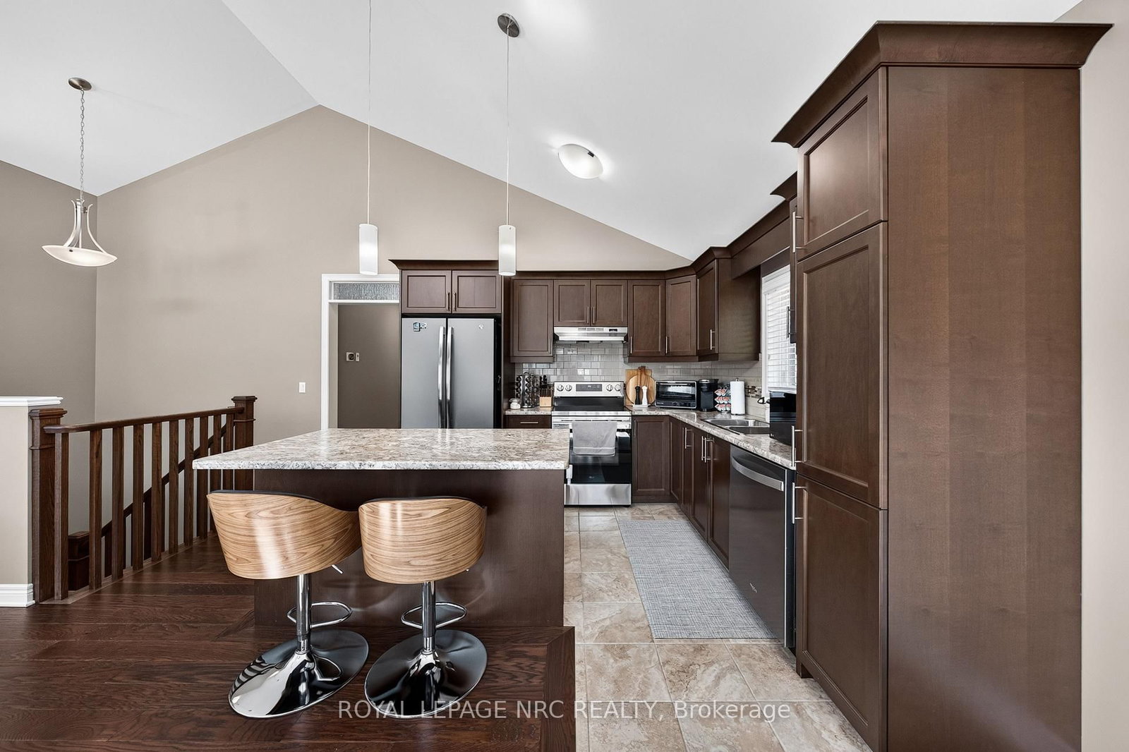 18 Eastman Gateway • Thorold, ON photo 14