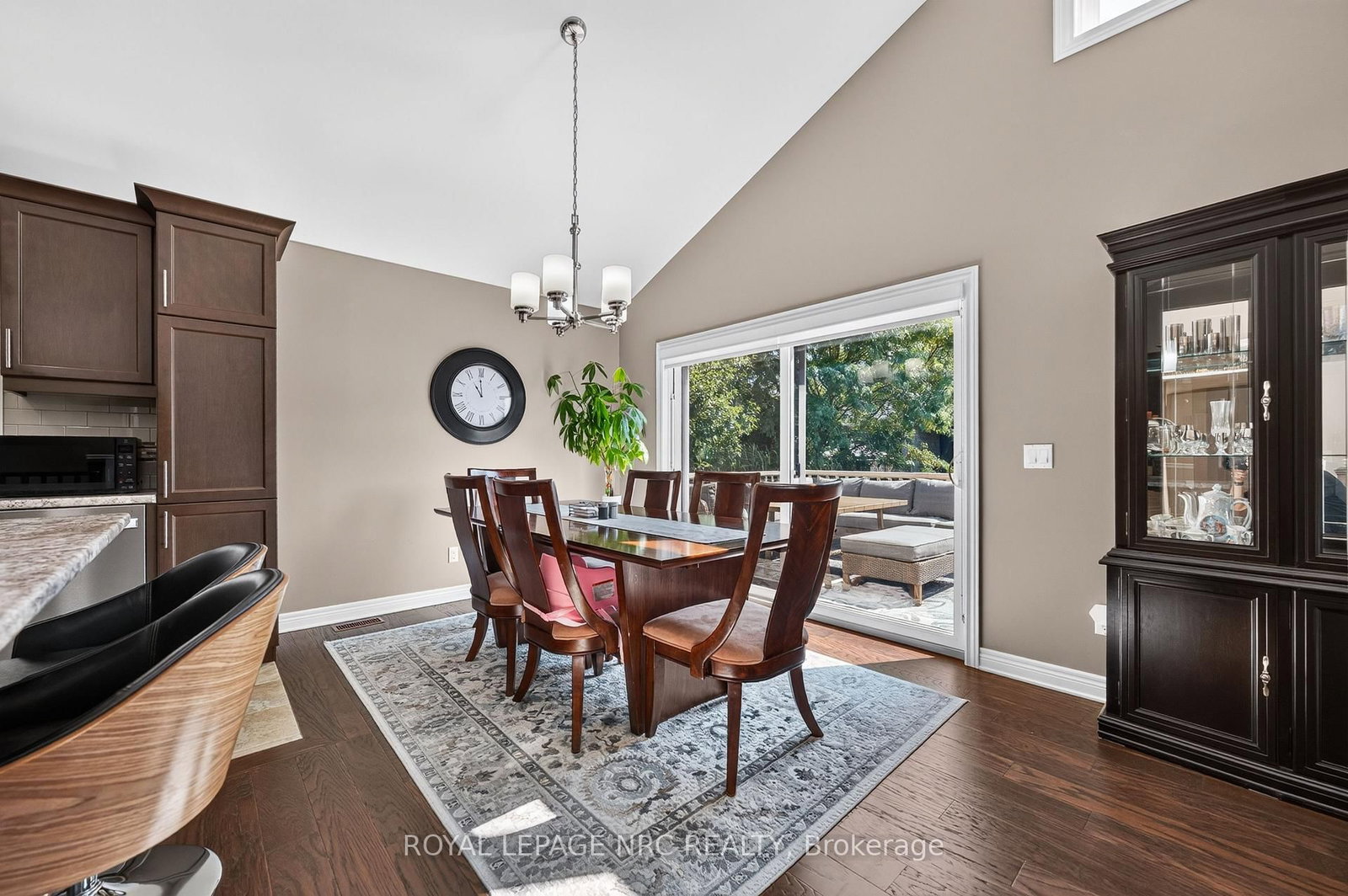 18 Eastman Gateway • Thorold, ON photo 16