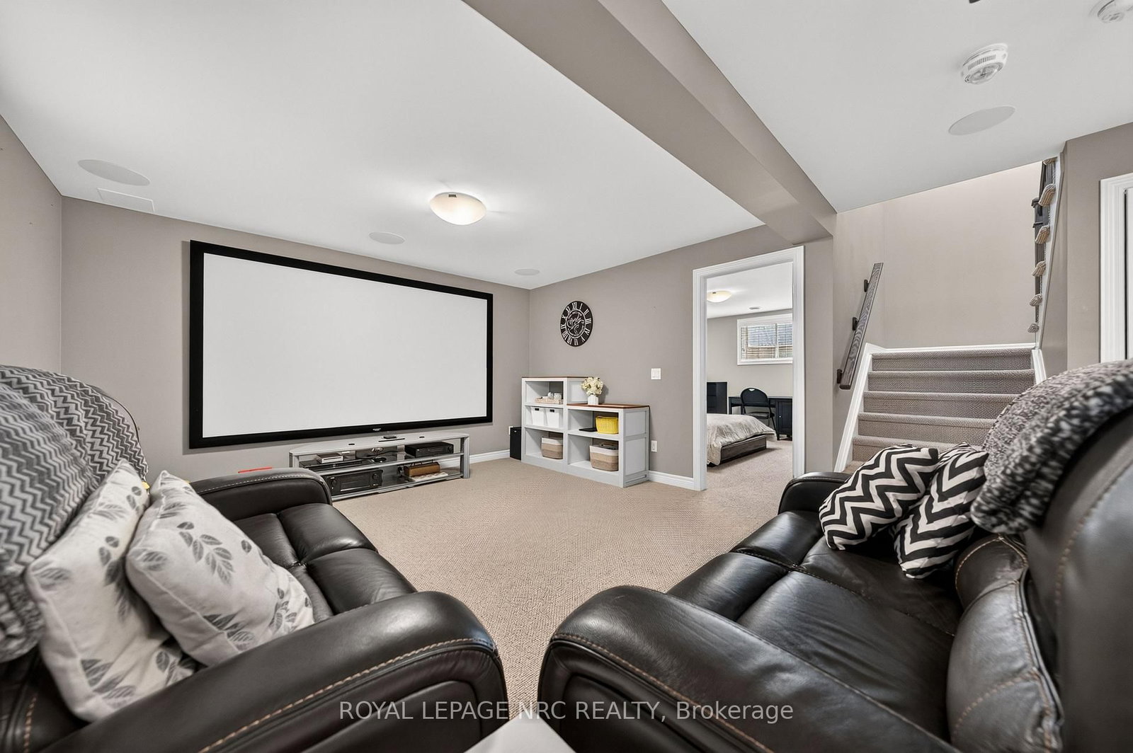 18 Eastman Gateway • Thorold, ON photo 31