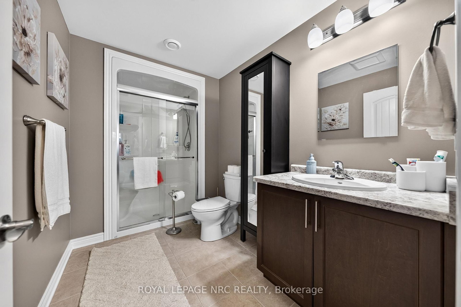 18 Eastman Gateway • Thorold, ON photo 37