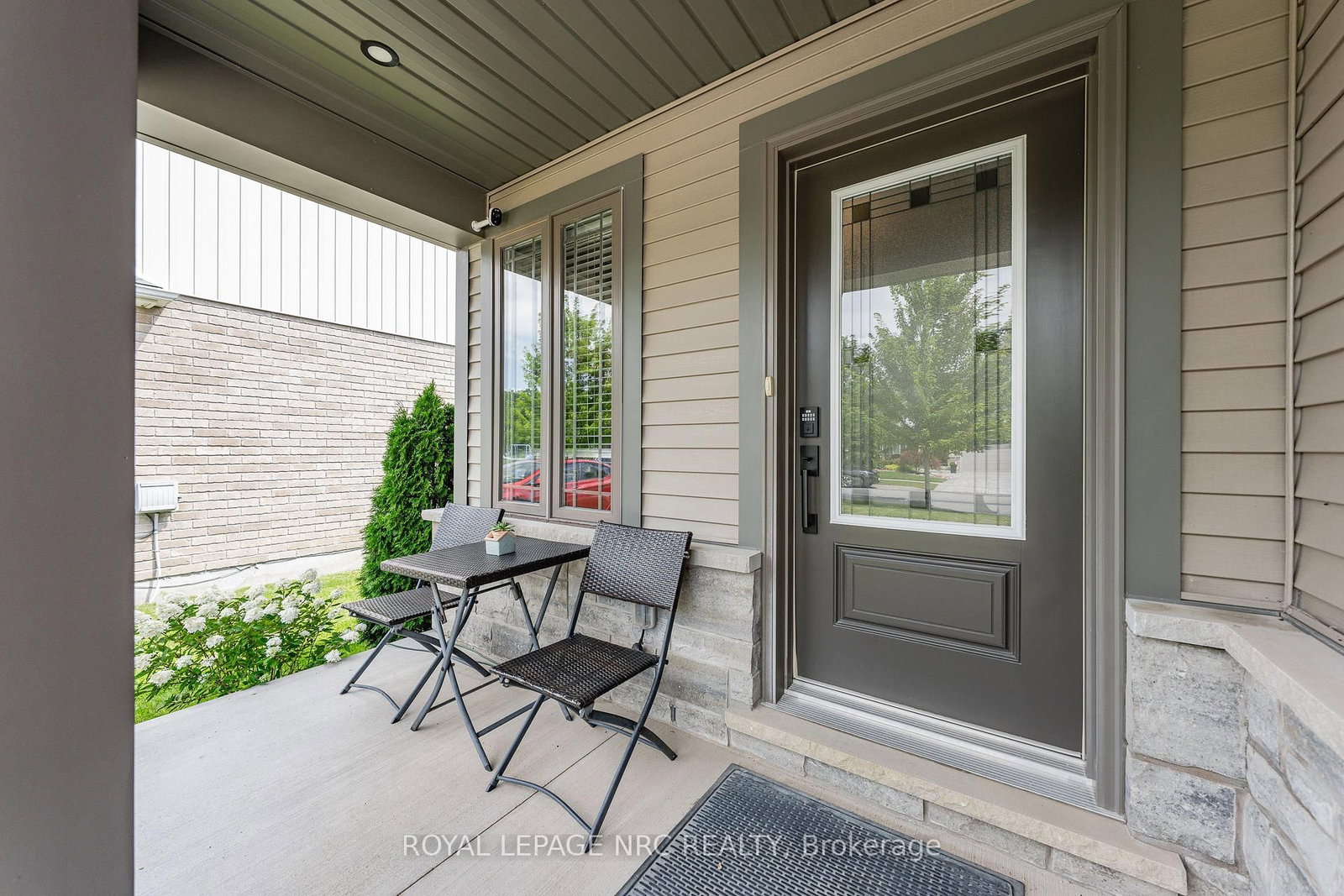18 Eastman Gateway • Thorold, ON photo 5