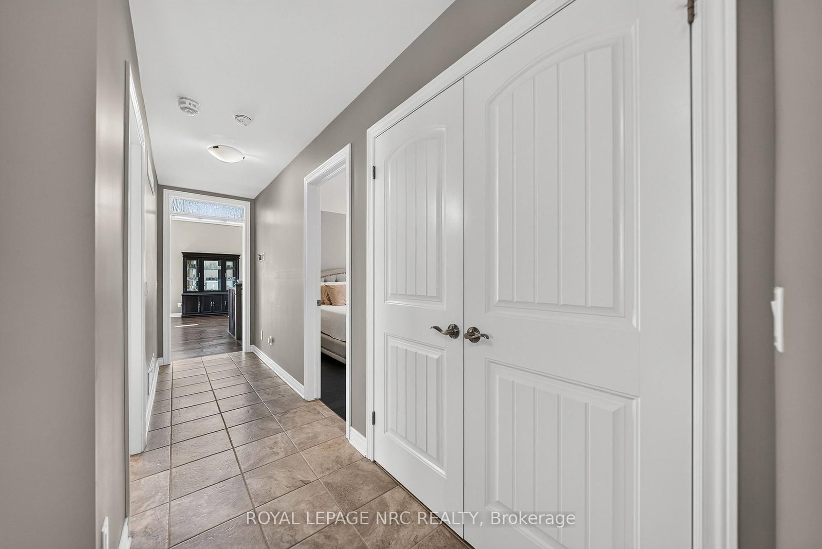 18 Eastman Gateway • Thorold, ON photo 9