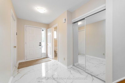 861 Karsh Drive • Ottawa, ON photo 2