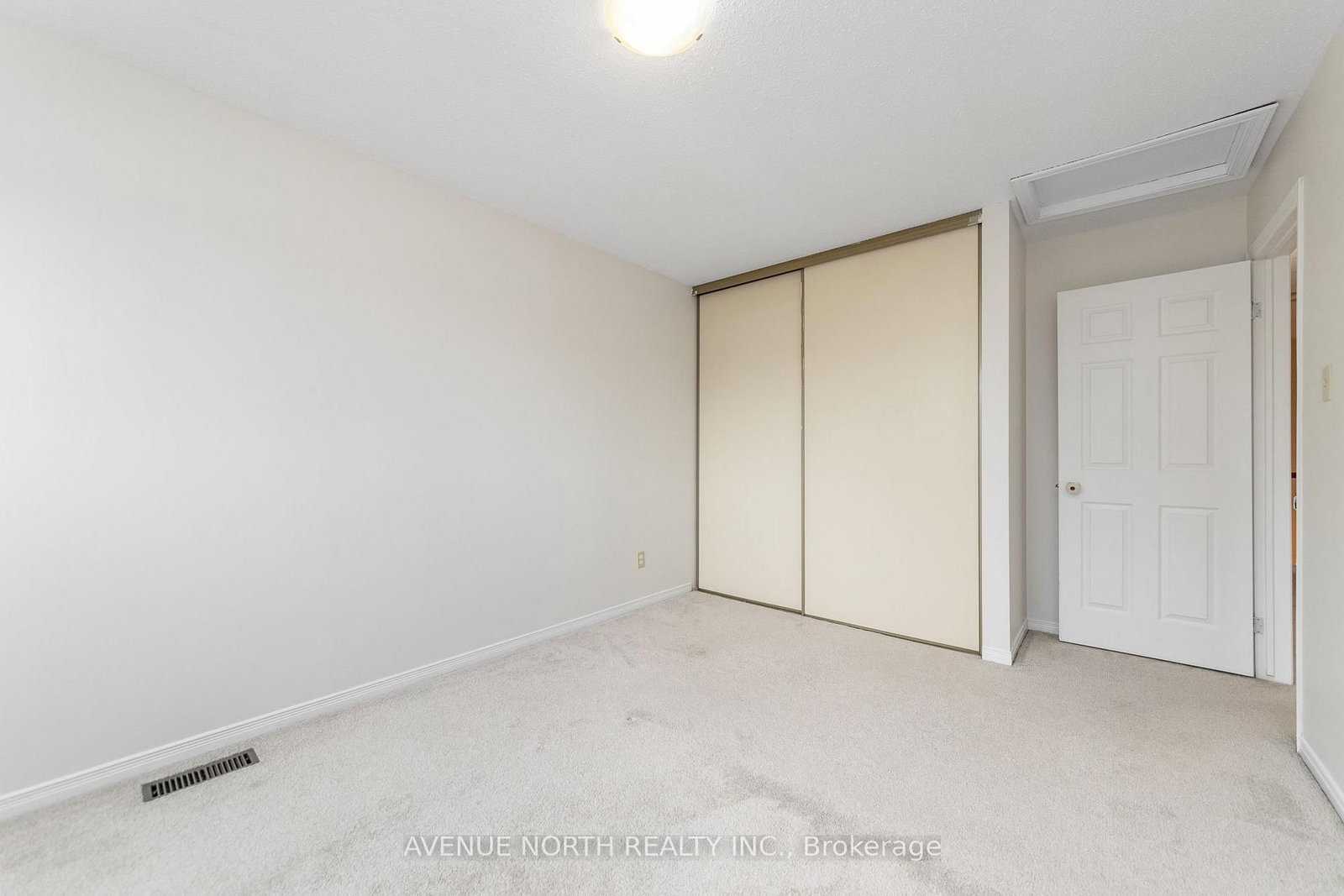 861 Karsh Drive • Ottawa, ON photo 30