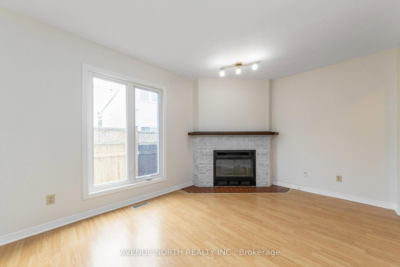 861 Karsh Drive • Ottawa, ON photo 8