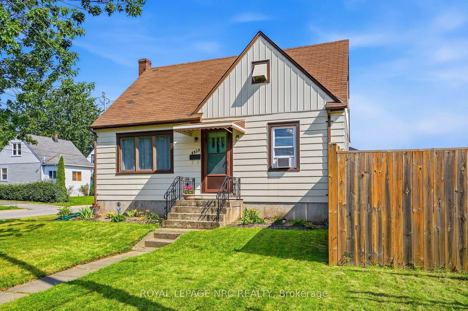 4939 Hamilton Street • Niagara Falls, ON photo 3