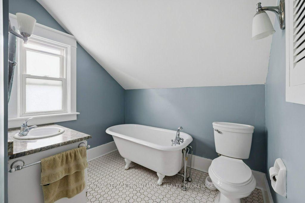 256 Collingwood Street • Kingston, ON photo 25