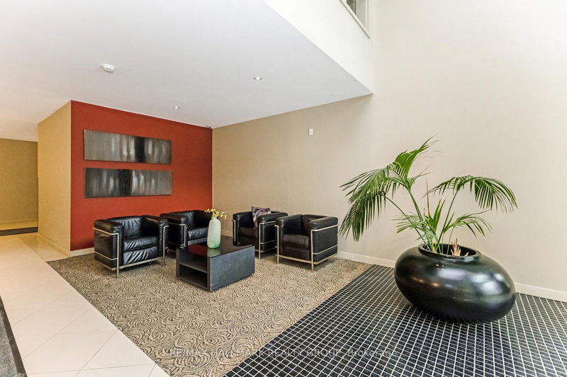 502 - 138 Somerset Street W