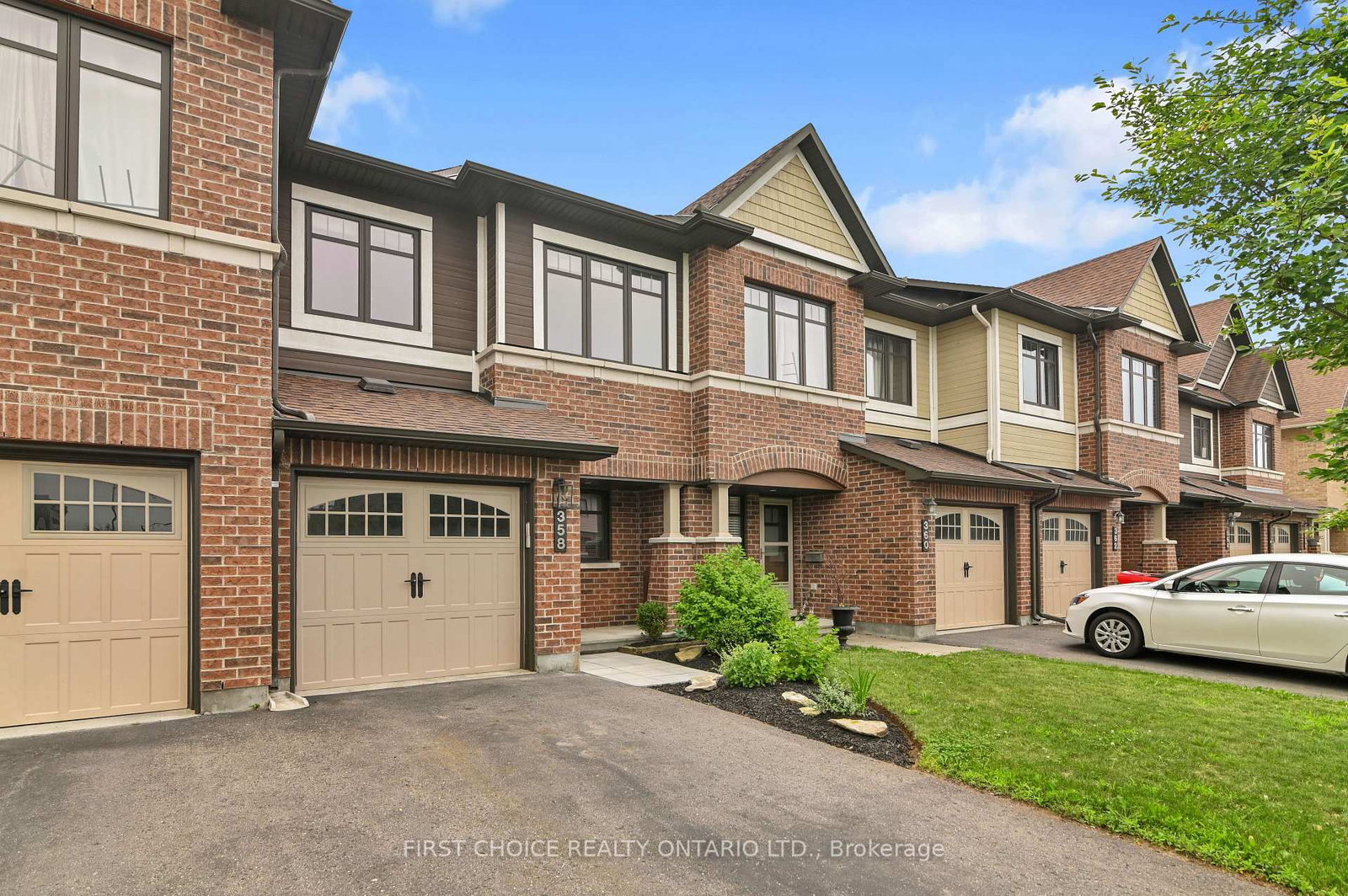 358 Gerry Lalonde Drive • Ottawa, ON photo 2