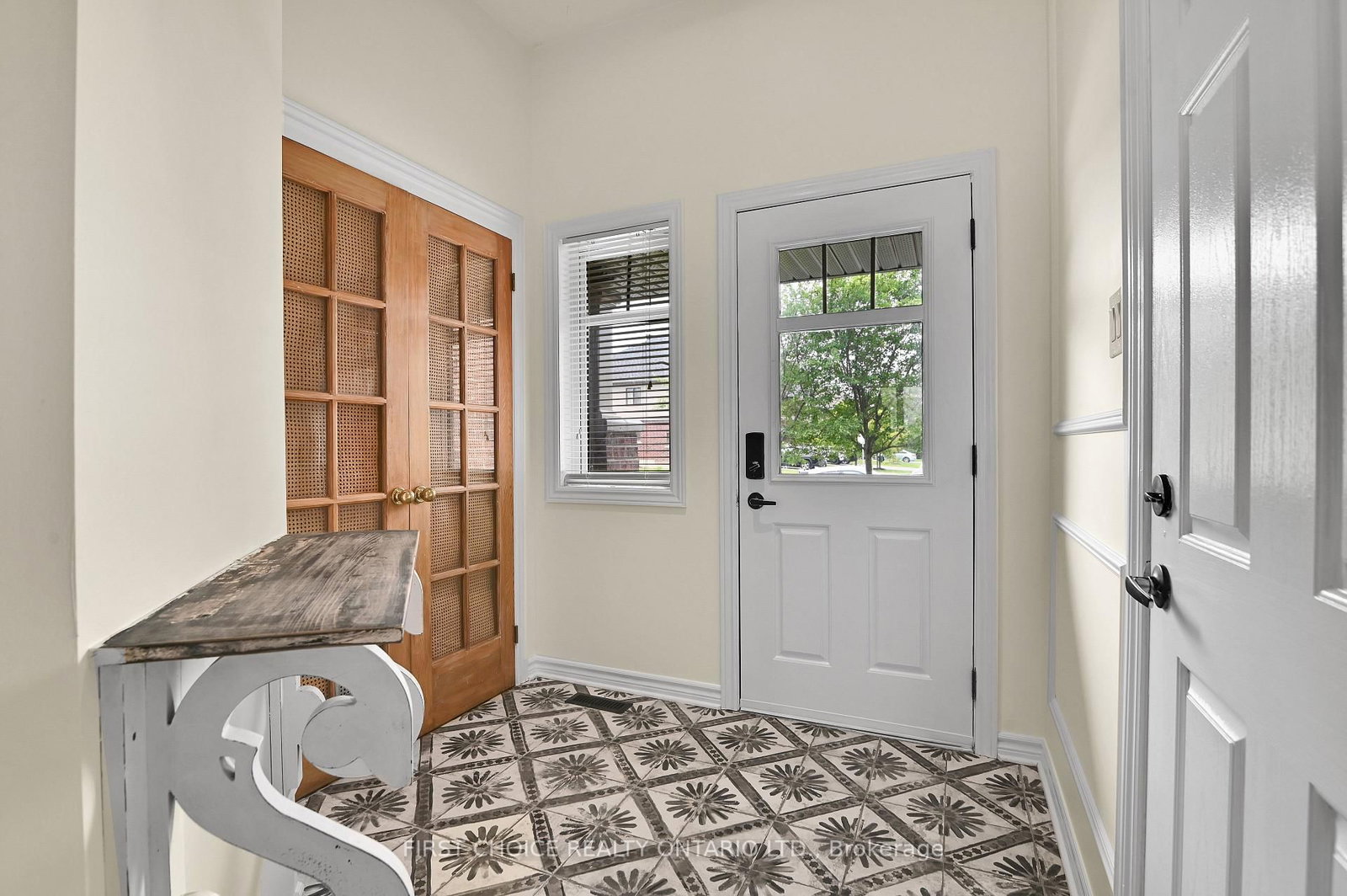358 Gerry Lalonde Drive • Ottawa, ON photo 3