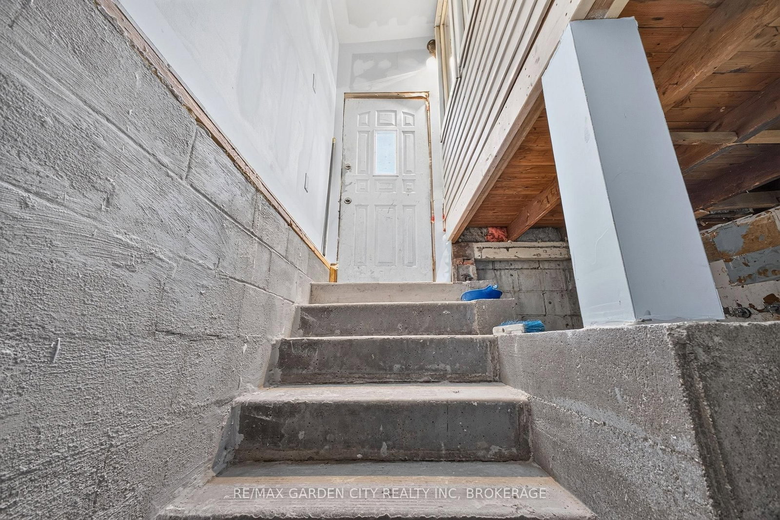 75 Keith Street • Hamilton, ON photo 40