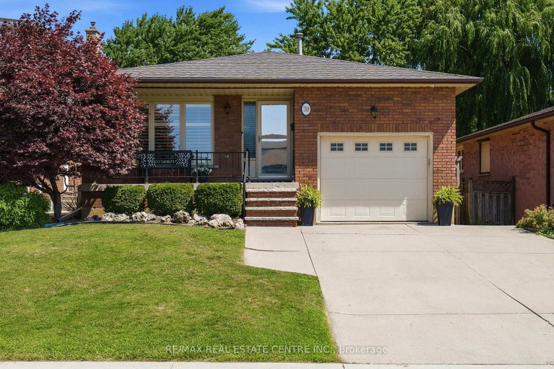 39 Trenholme Crescent