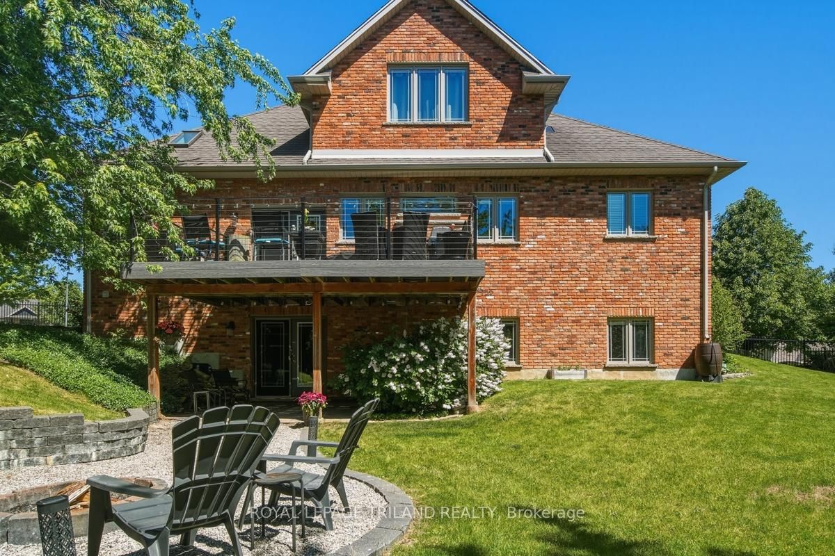24 Earlscourt Terrace • Middlesex Centre, ON photo 36