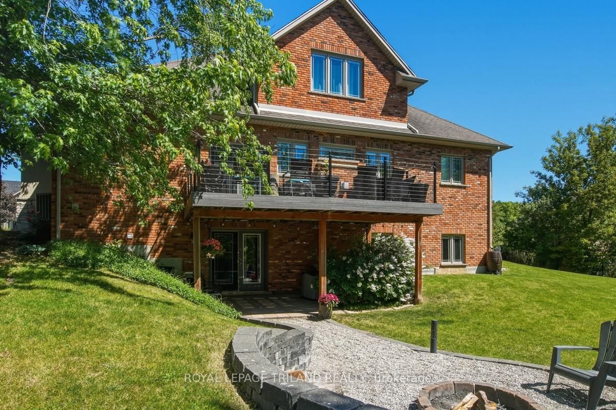 24 Earlscourt Terrace • Middlesex Centre, ON photo 37