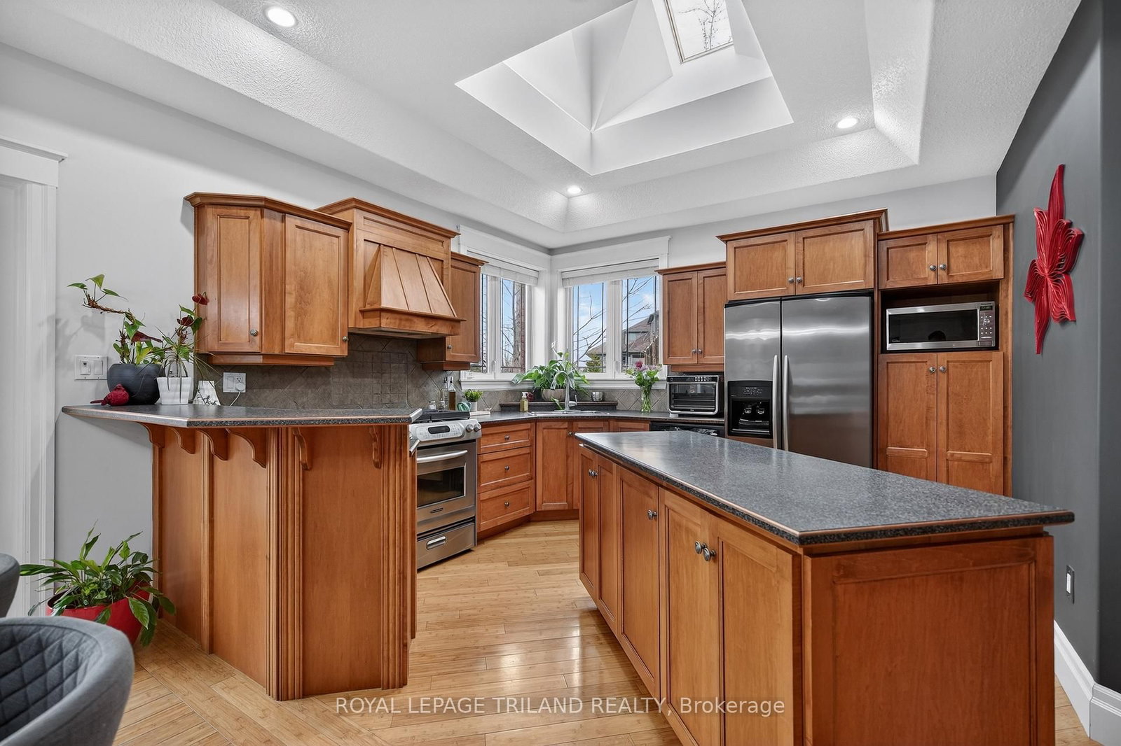 24 Earlscourt Terrace • Middlesex Centre, ON photo 9