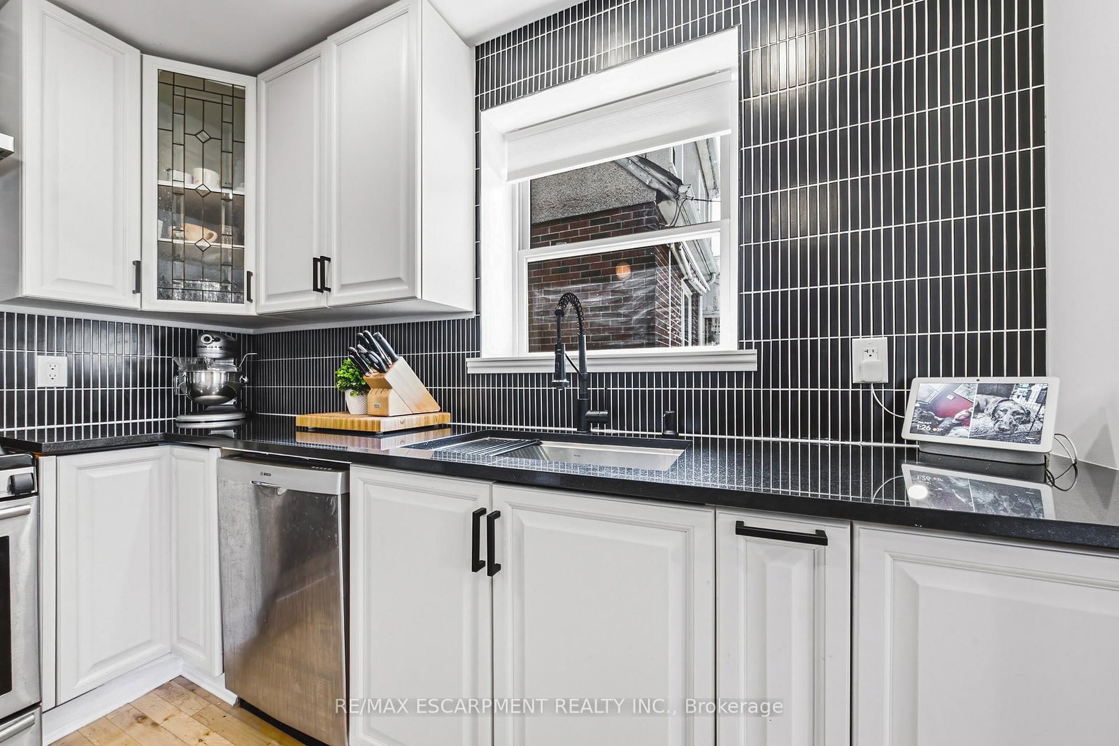 255 Weir Street N • Hamilton, ON photo 10