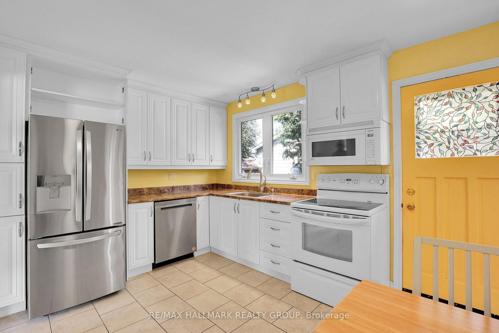 45 Larkin Drive • Barrhaven, ON photo 15