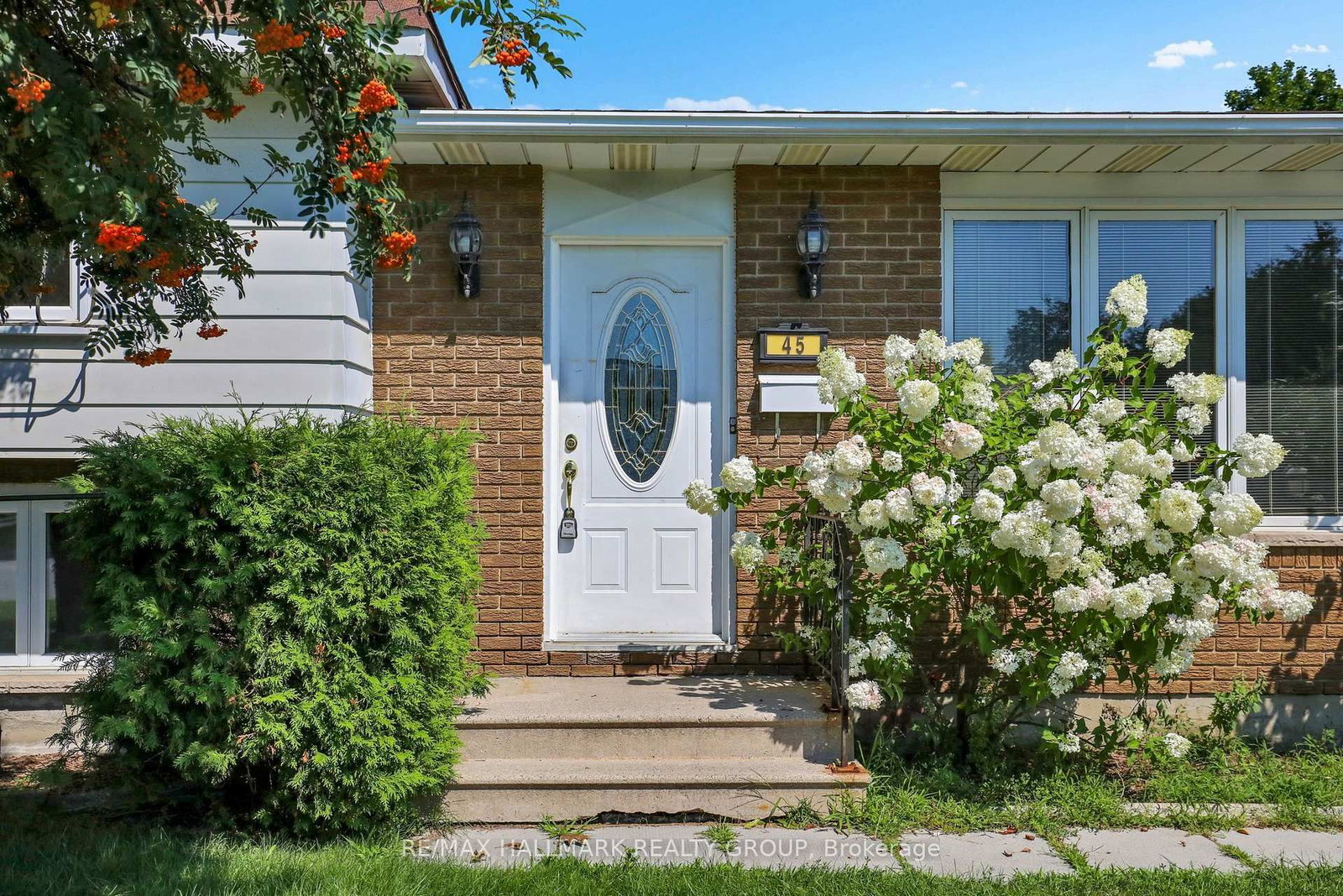 45 Larkin Drive • Barrhaven, ON photo 5