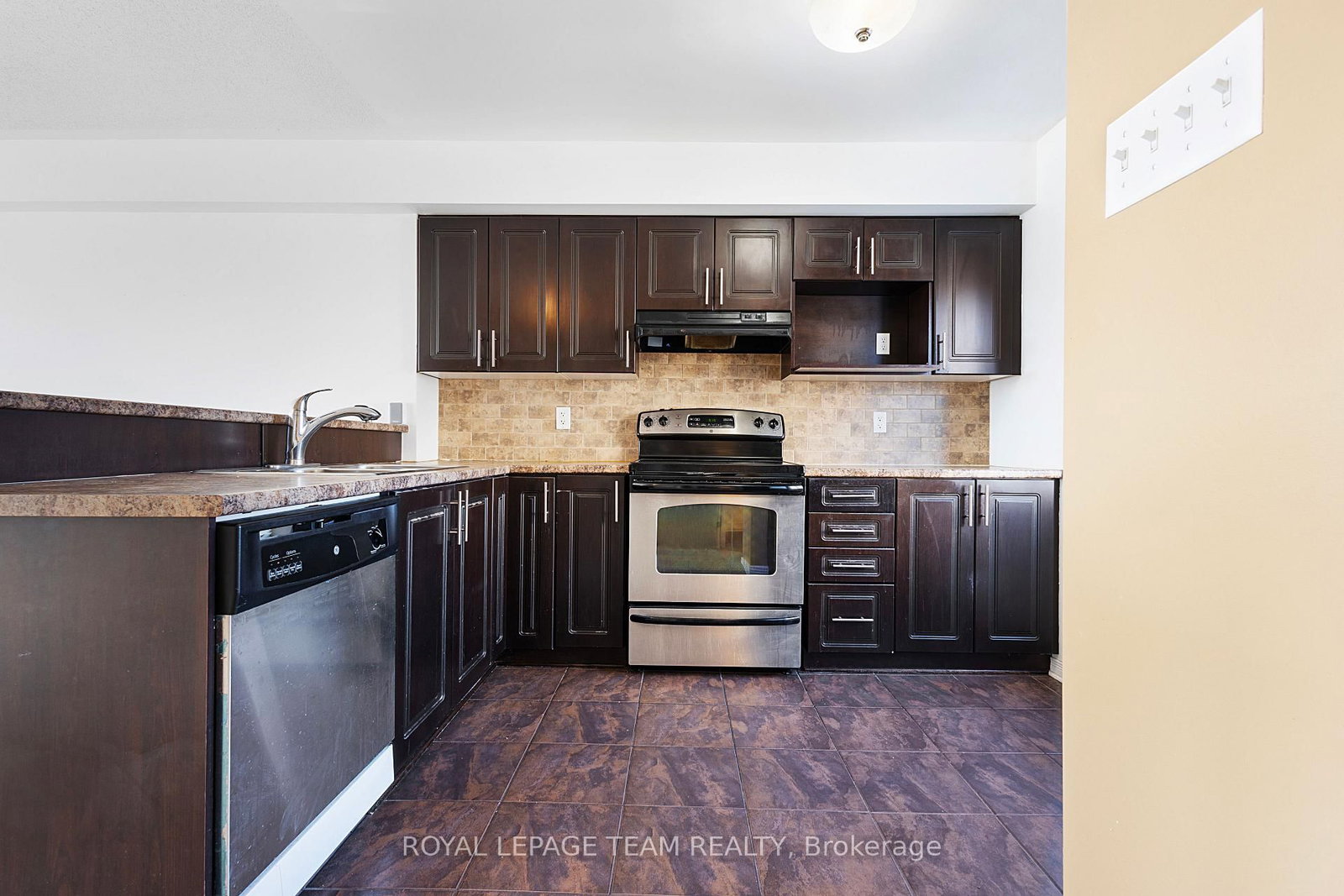 566 Simran Private, Ottawa 5