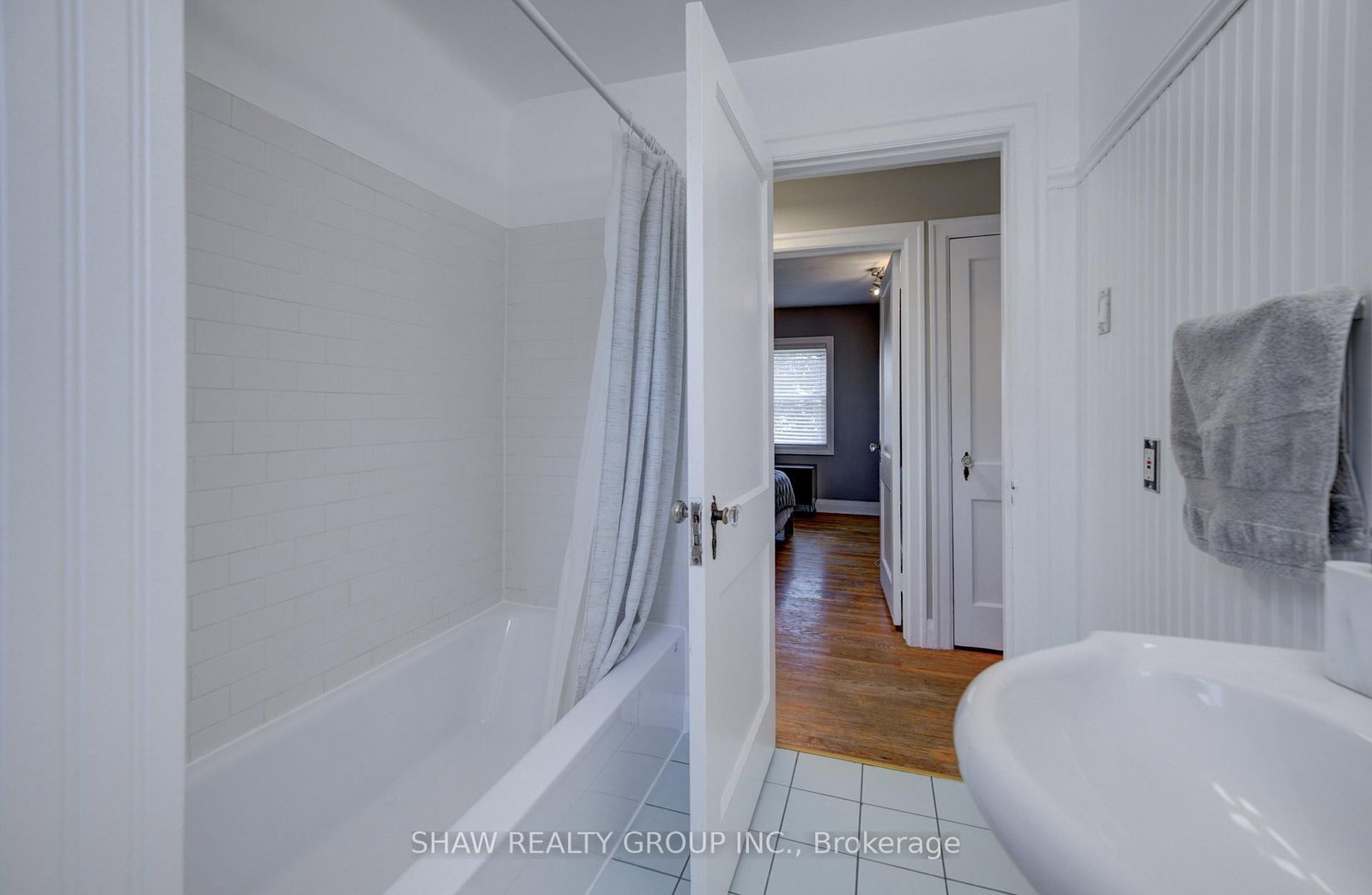 209 Belleview Ave, Kitchener, view 21