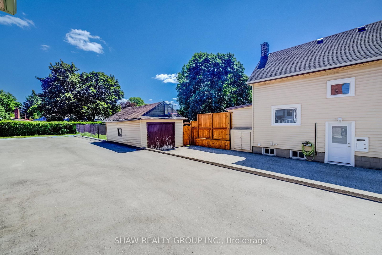 209 Belleview Ave, Kitchener, view 27