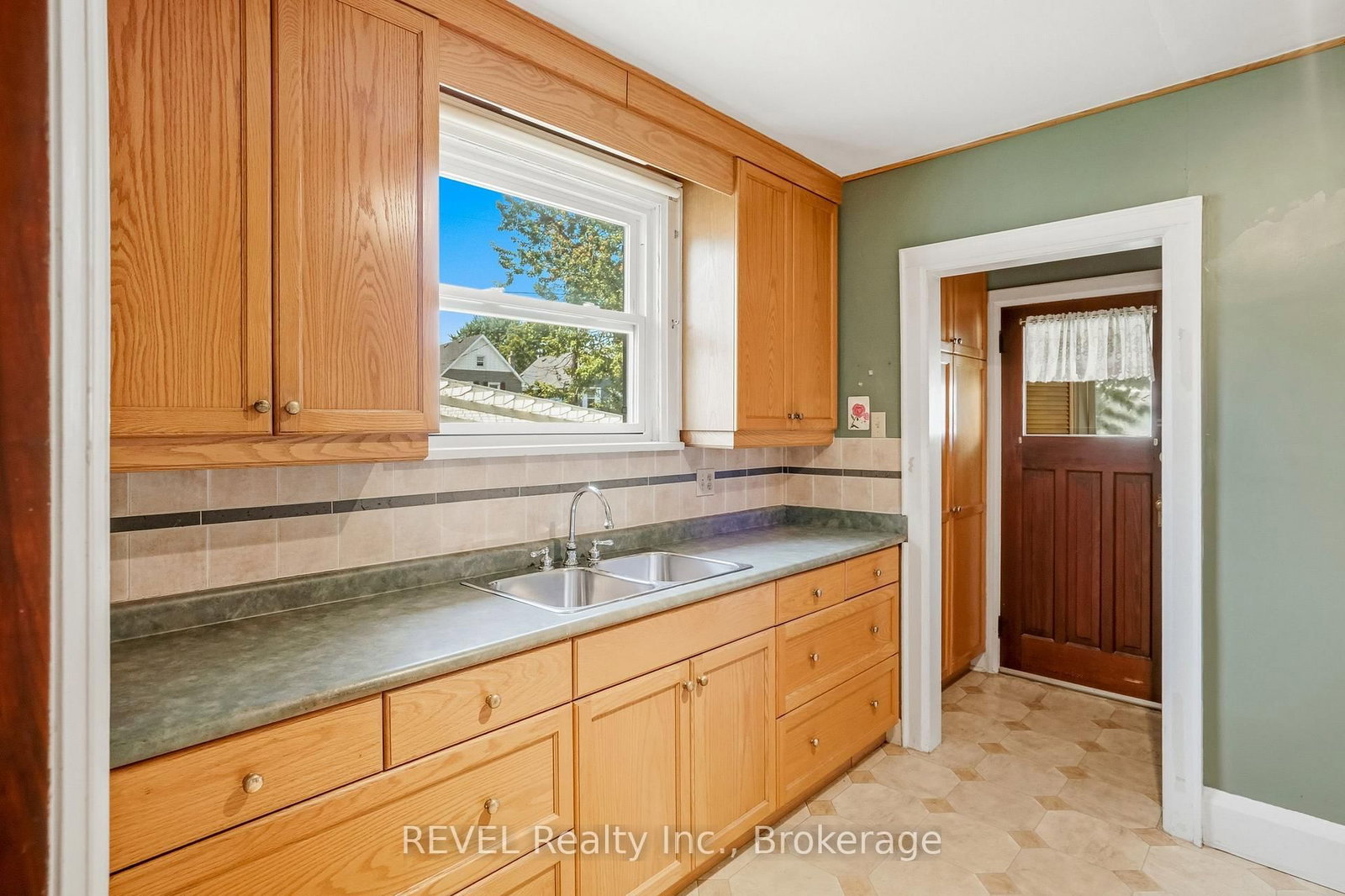 66 Permilla Street • St. Catharines, ON photo 12