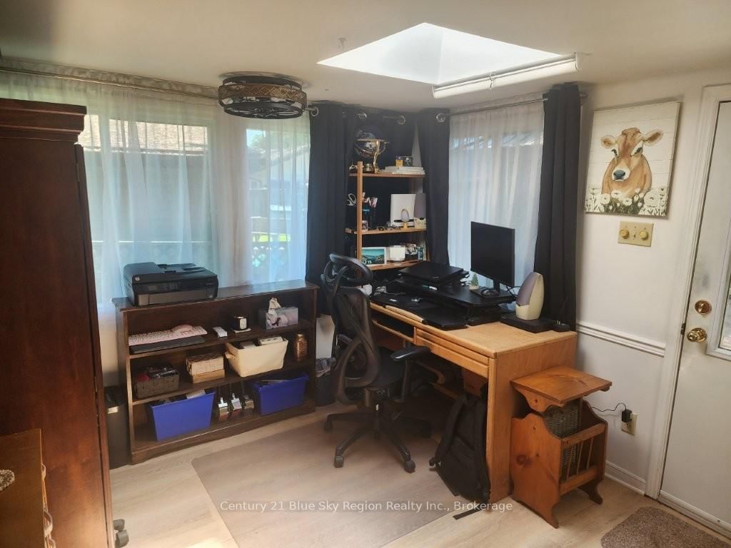 Listing Image 18