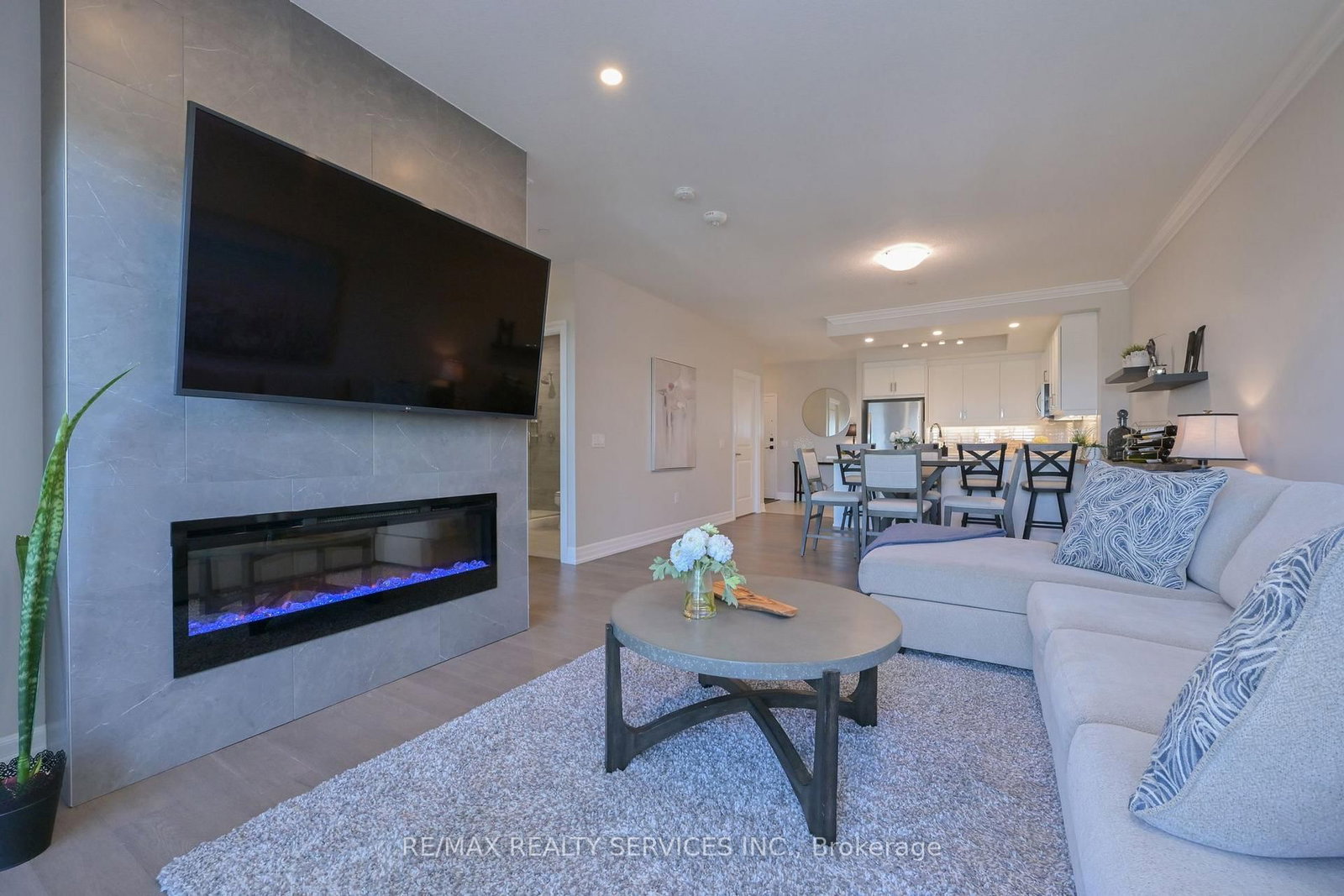 1878 GORDON Street • #809 • Guelph, ON photo 1