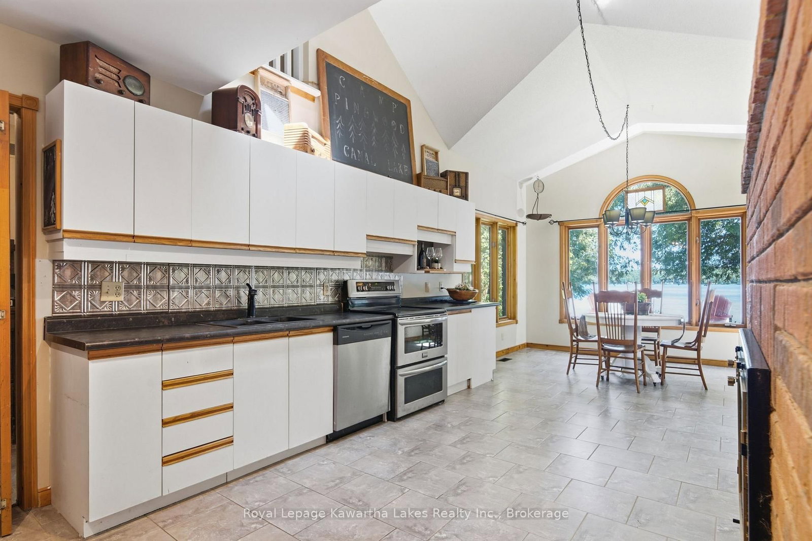 100 Pinewood Boulevard • Kawartha Lakes, ON photo 18