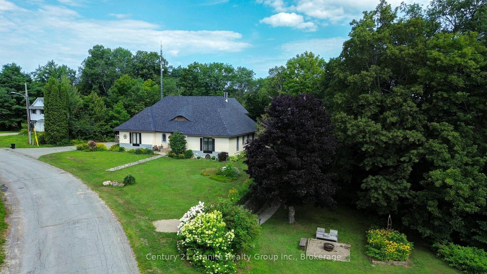 41 Maple Street • Bancroft, ON photo 2