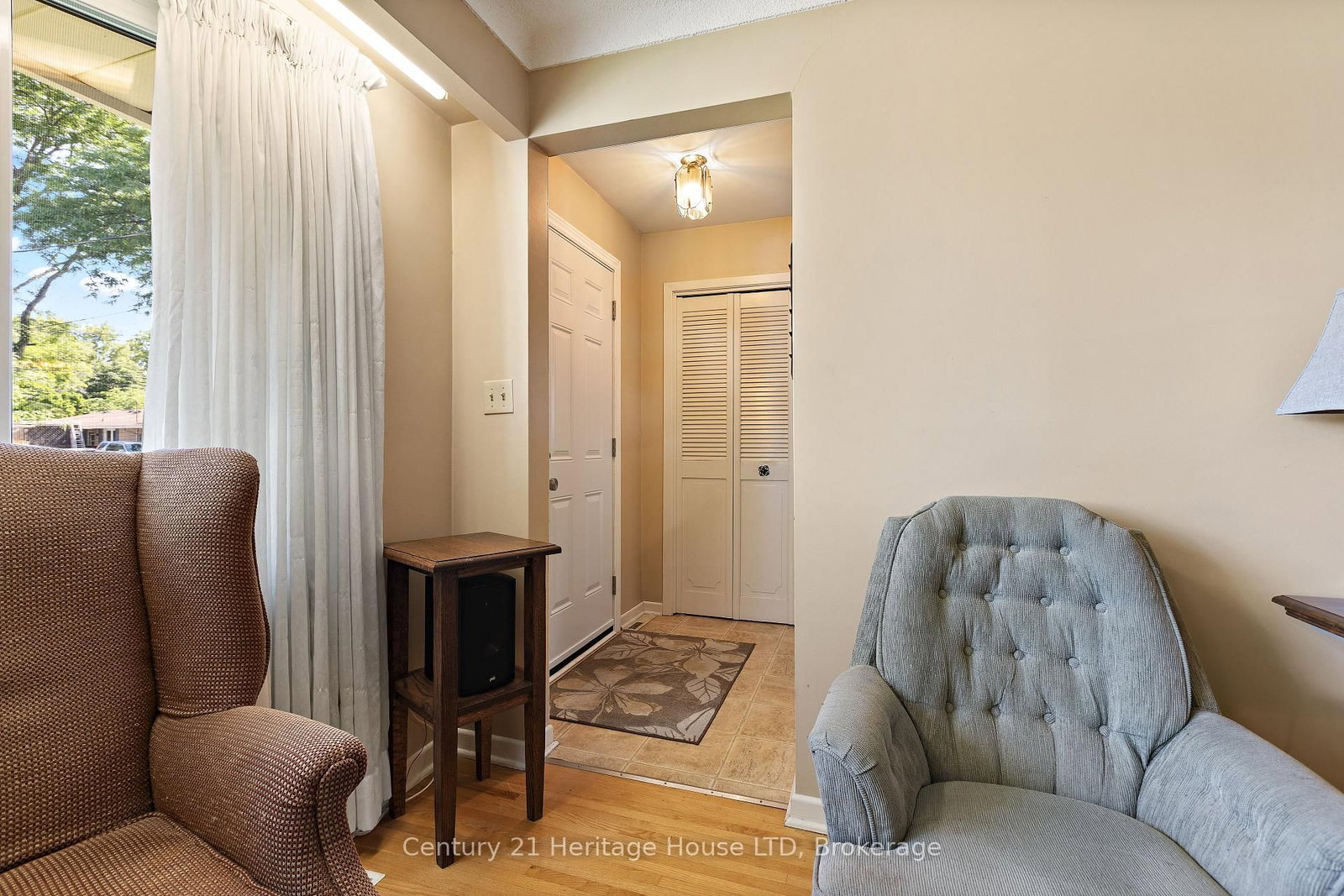 Listing Image 6