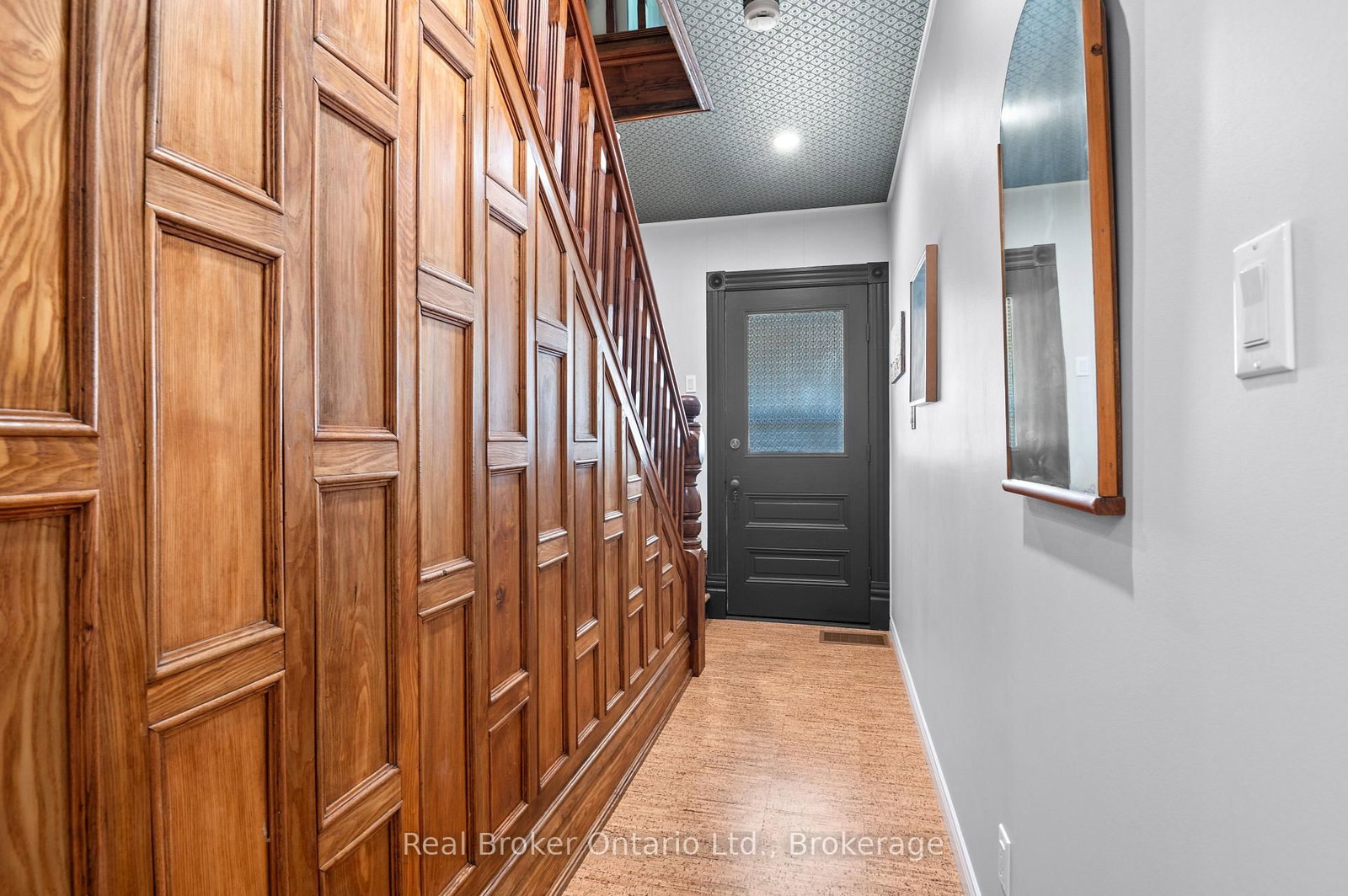 677 Garafraxa Street N • West Grey, ON photo 3