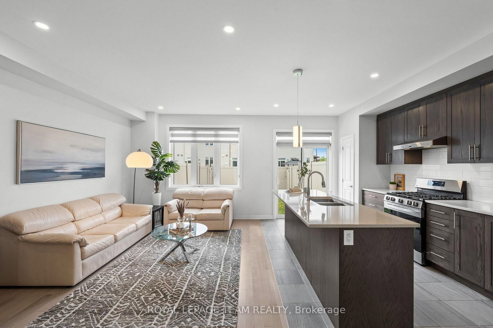 45 Finglas Court • Ottawa, ON photo 10