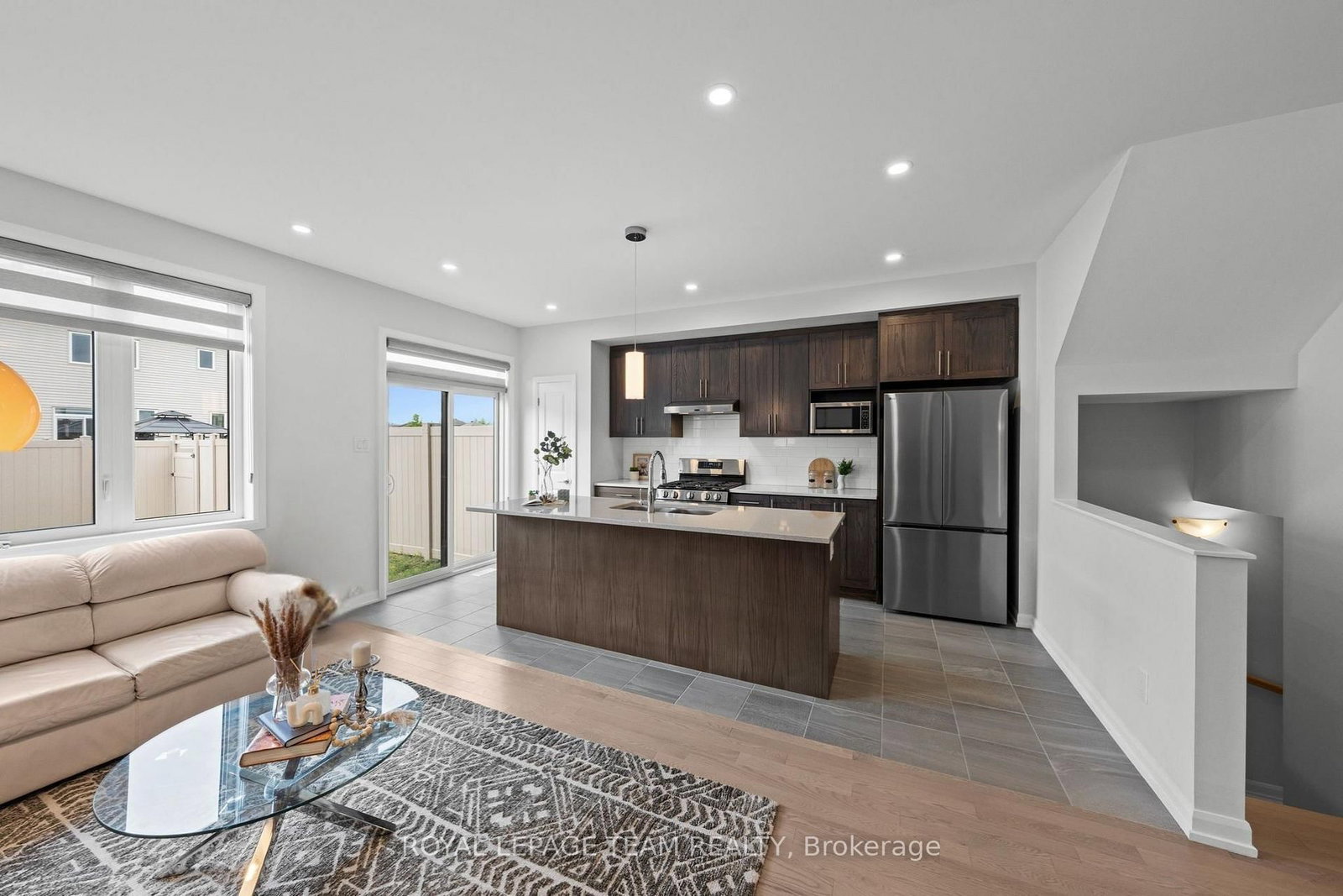 45 Finglas Court • Ottawa, ON photo 12