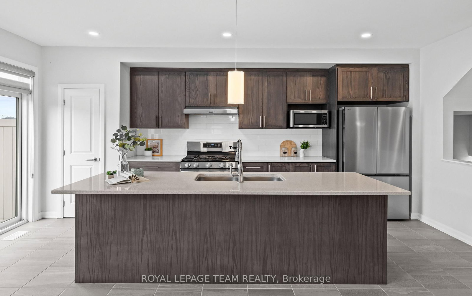 45 Finglas Court • Ottawa, ON photo 13