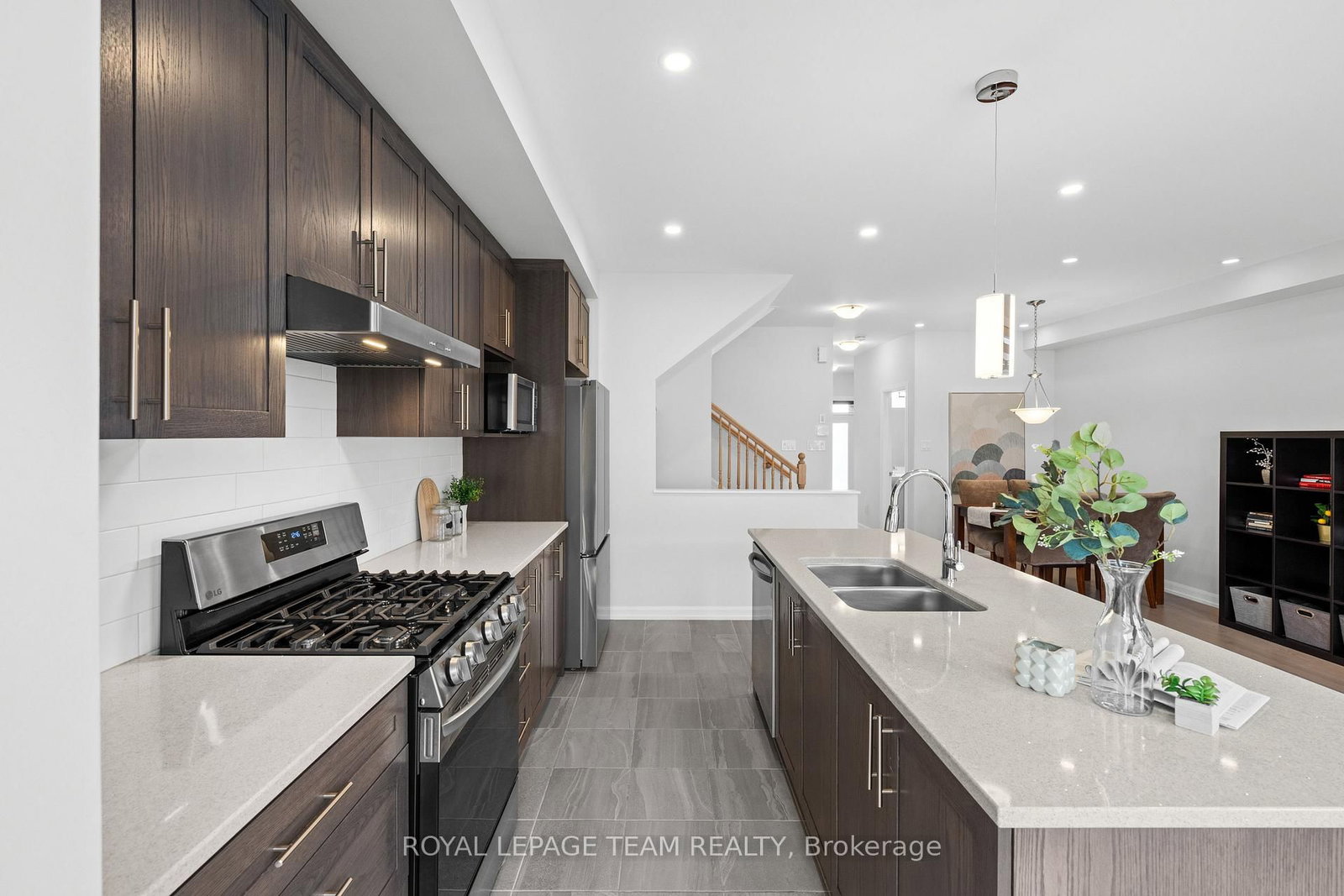 45 Finglas Court • Ottawa, ON photo 14
