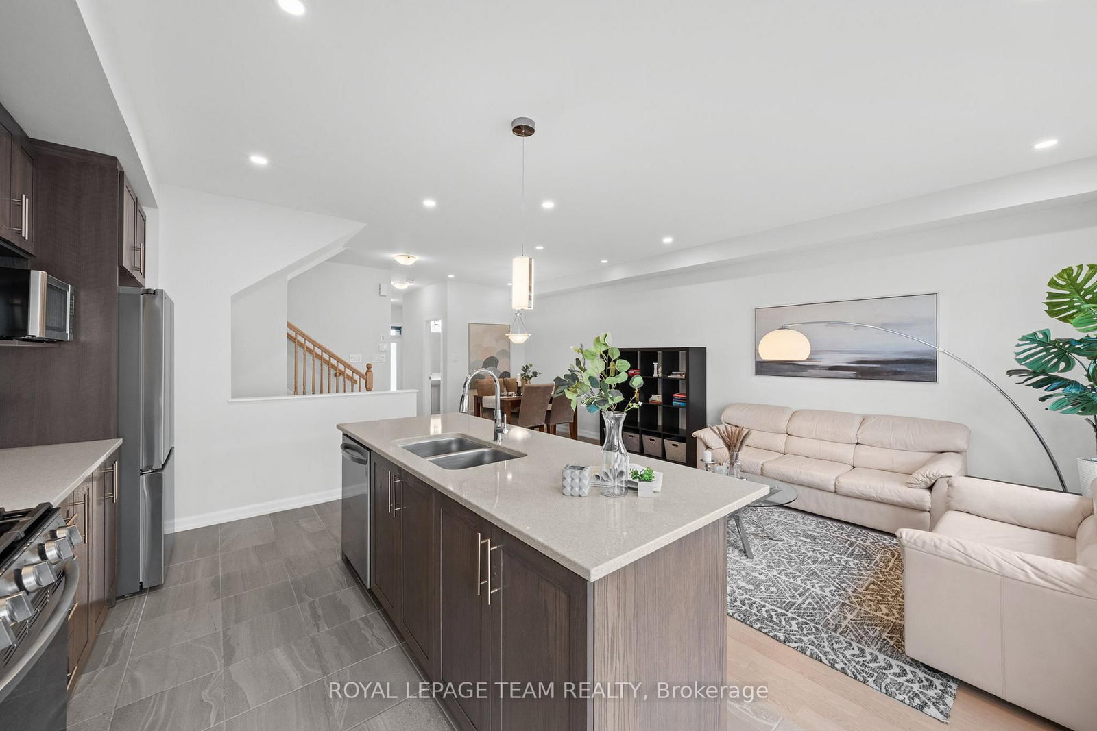 45 Finglas Court • Ottawa, ON photo 15