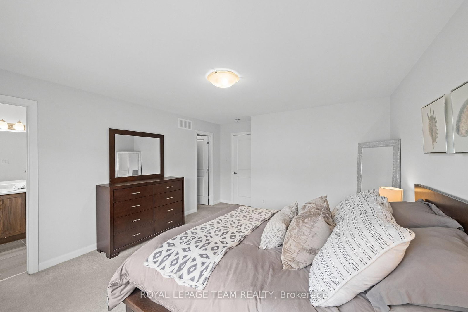 45 Finglas Court • Ottawa, ON photo 24