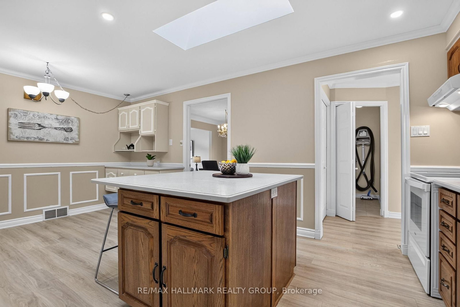 1125 Plante Drive • Ottawa, ON photo 17