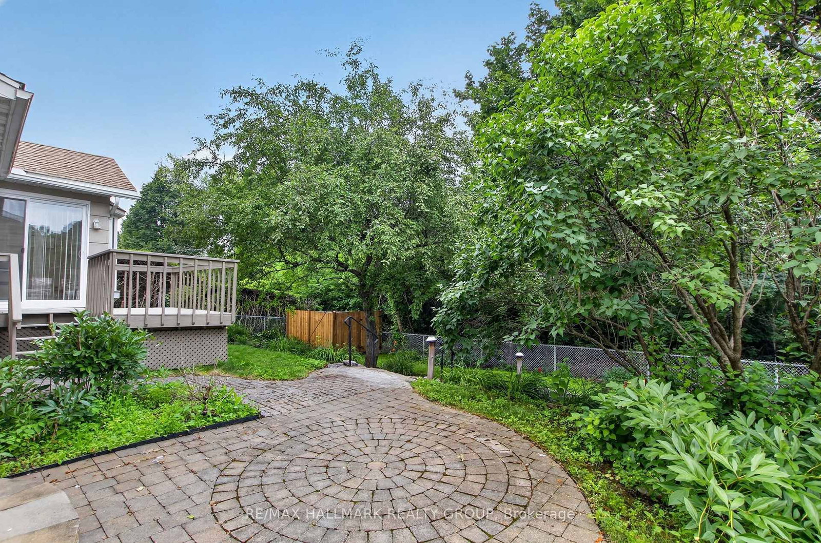 1125 Plante Drive • Ottawa, ON photo 37