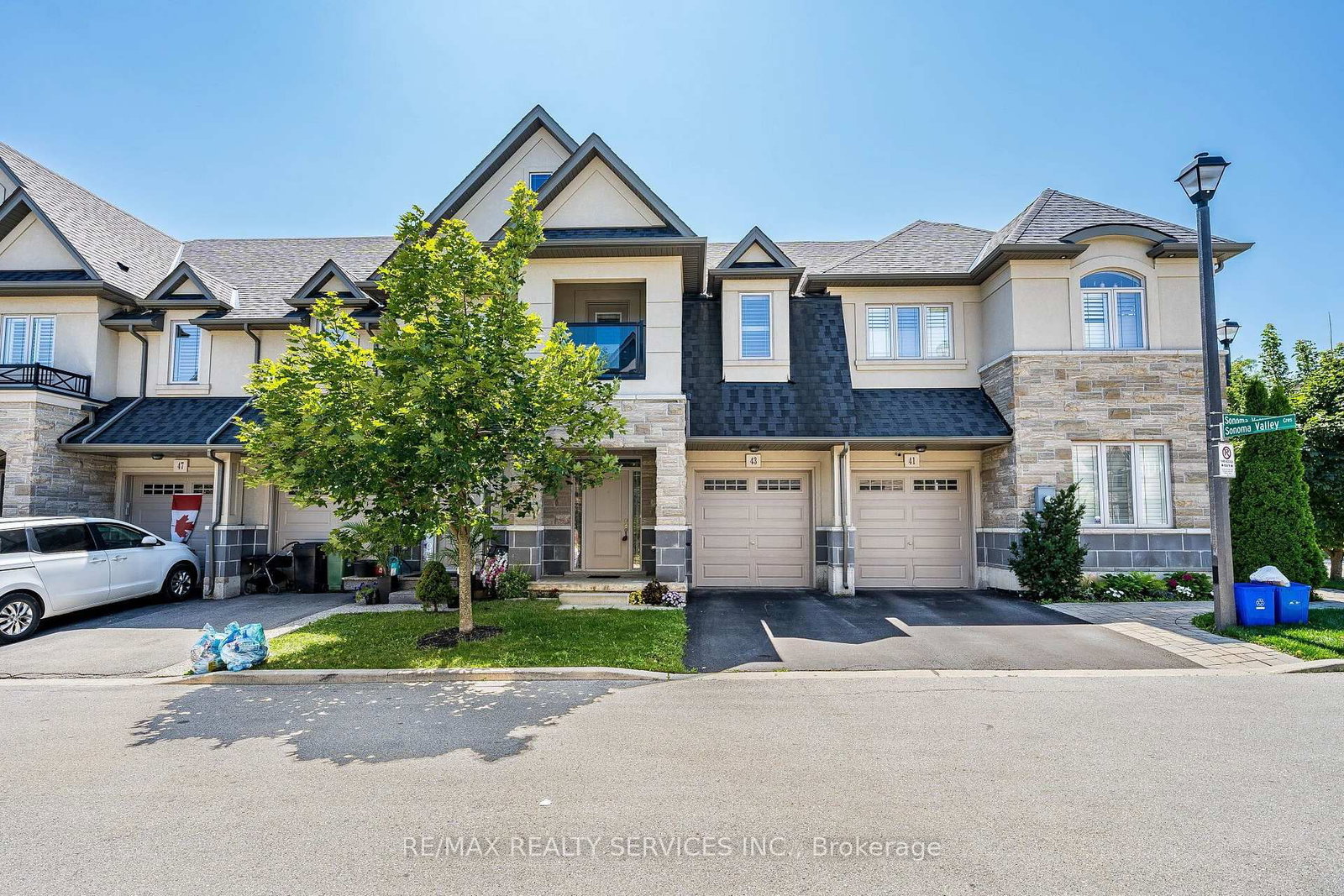 43 Sonoma Valley Crescent • Hamilton, ON photo 1